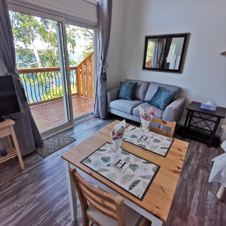 Knotty Pine Ocean Front Suite - Adults Only Ingonish Eksteriør billede