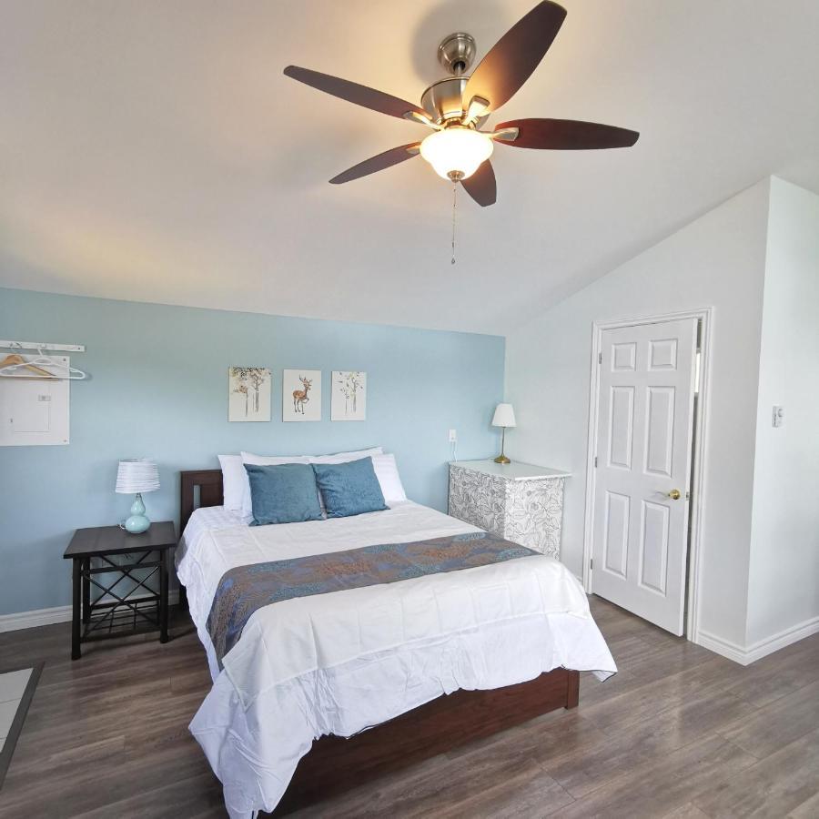 Knotty Pine Ocean Front Suite - Adults Only Ingonish Eksteriør billede