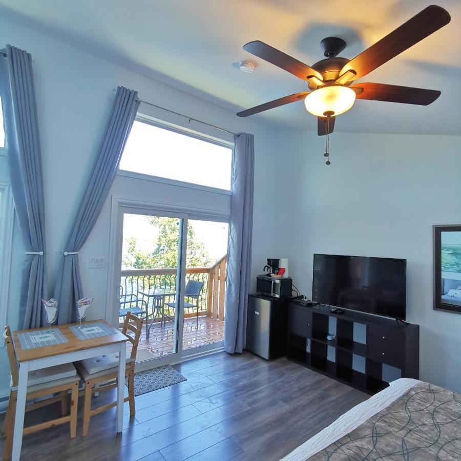 Knotty Pine Ocean Front Suite - Adults Only Ingonish Eksteriør billede