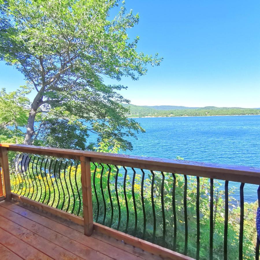 Knotty Pine Ocean Front Suite - Adults Only Ingonish Eksteriør billede