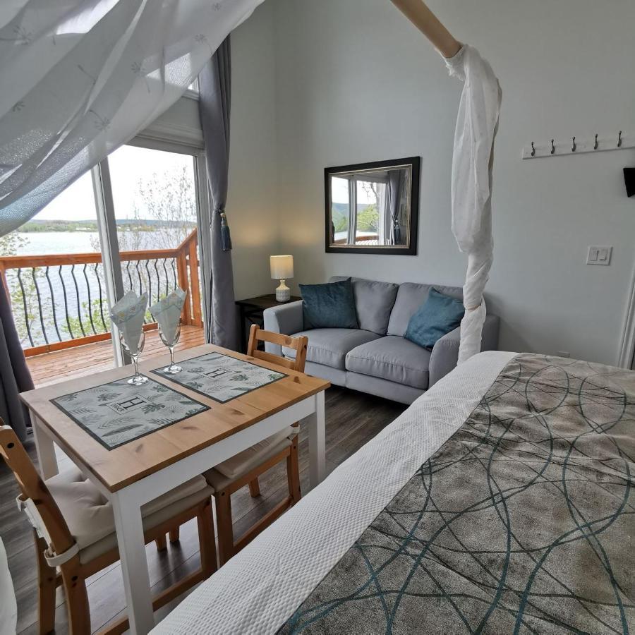 Knotty Pine Ocean Front Suite - Adults Only Ingonish Eksteriør billede