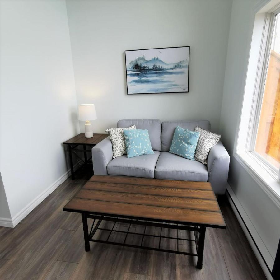 Knotty Pine Ocean Front Suite - Adults Only Ingonish Eksteriør billede