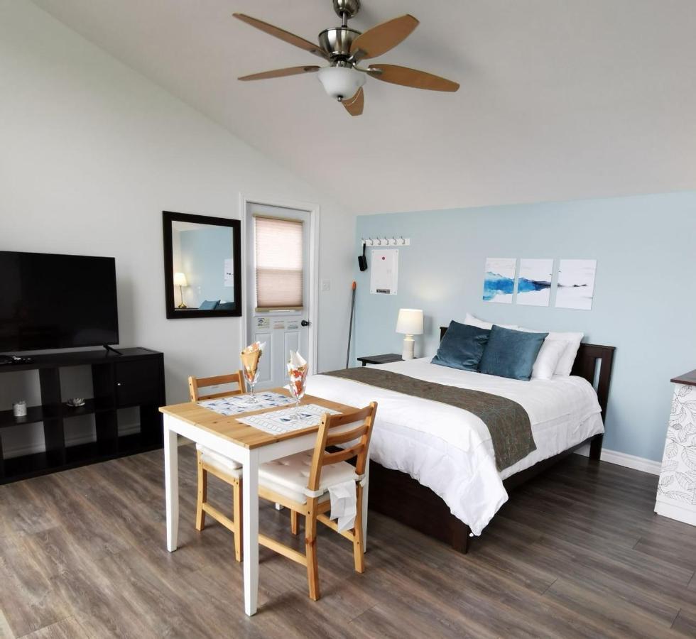 Knotty Pine Ocean Front Suite - Adults Only Ingonish Eksteriør billede