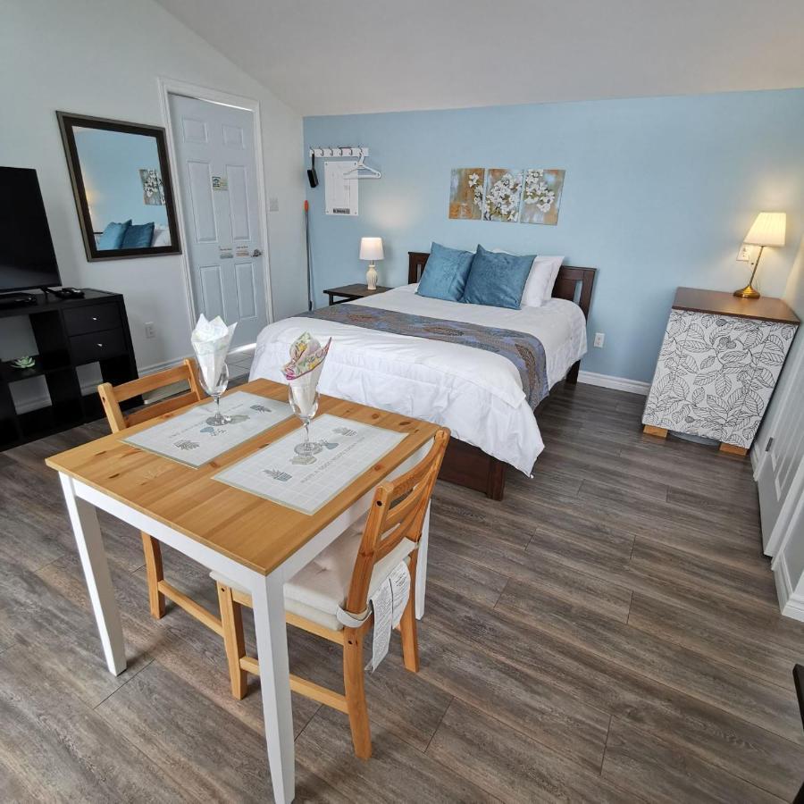 Knotty Pine Ocean Front Suite - Adults Only Ingonish Eksteriør billede