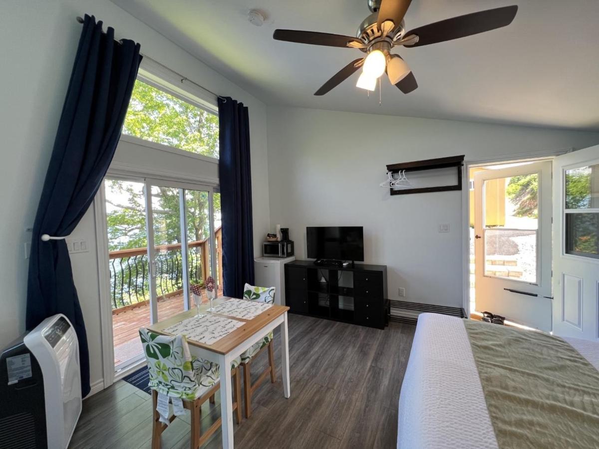 Knotty Pine Ocean Front Suite - Adults Only Ingonish Eksteriør billede